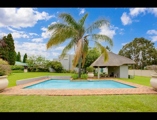 2 BEDROOM APARTMENT TO LET IN KENGIES